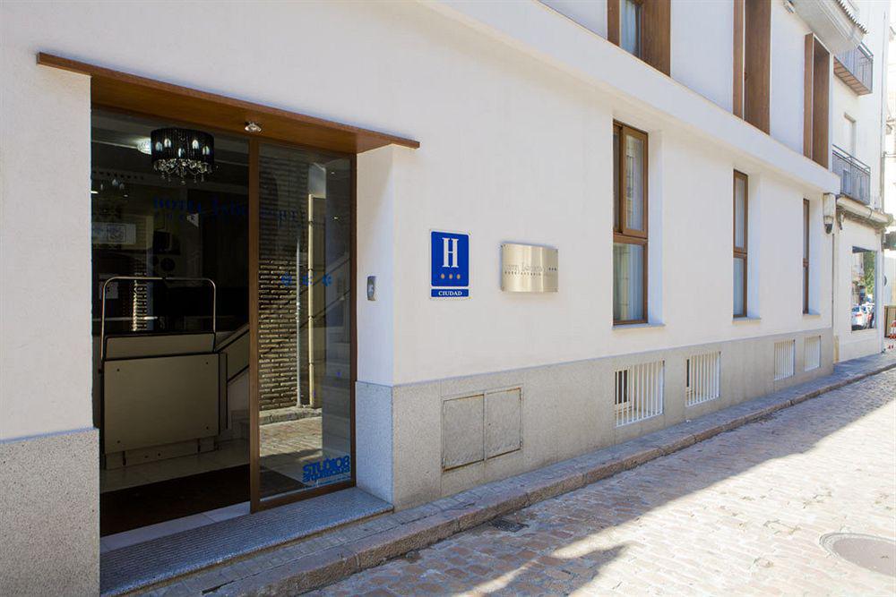 La Boutique Puerta Osario 3*